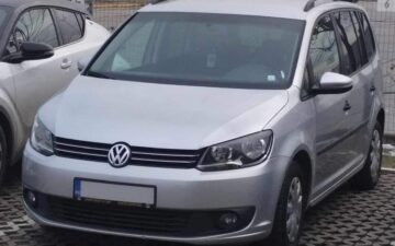 VW Touran (or similar) 